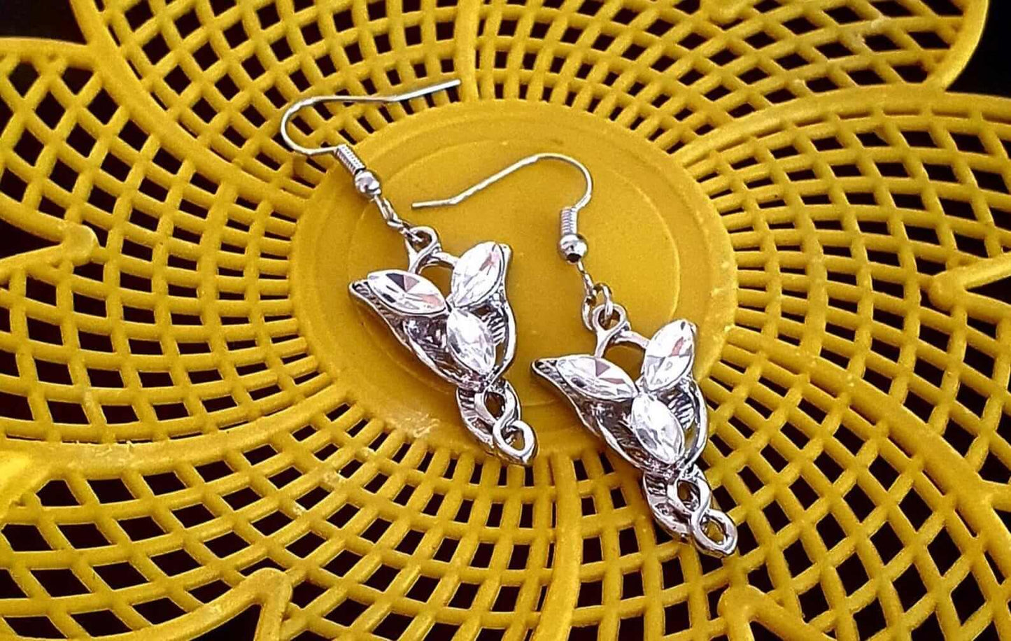 Arwen Evenstar necklace with silver pendant and cubic zirconia crystals